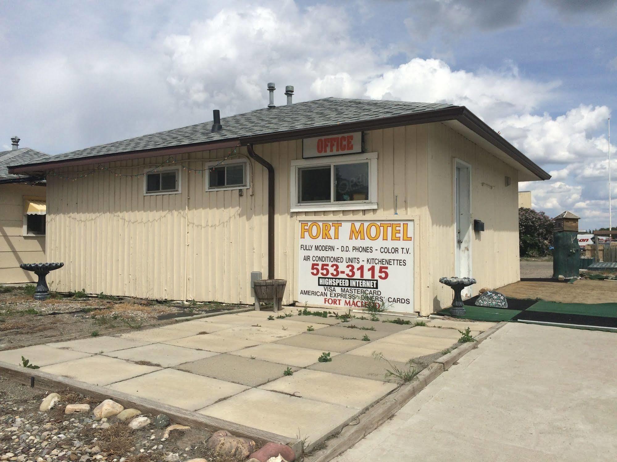 Fort Motel 麦克劳德堡 外观 照片
